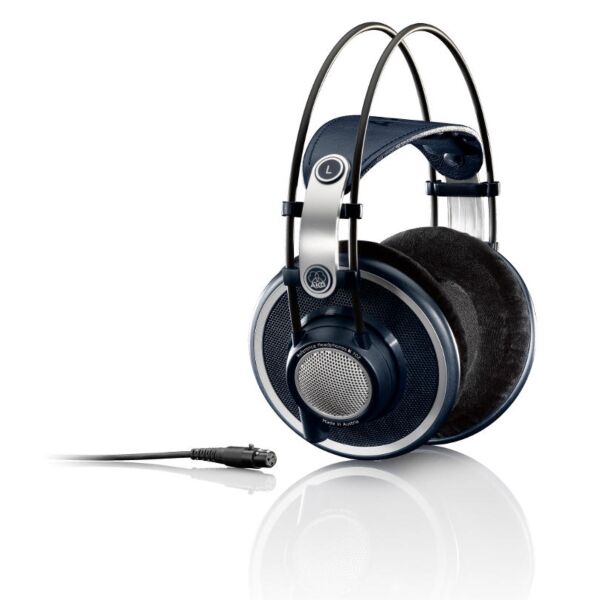 AKG K-702